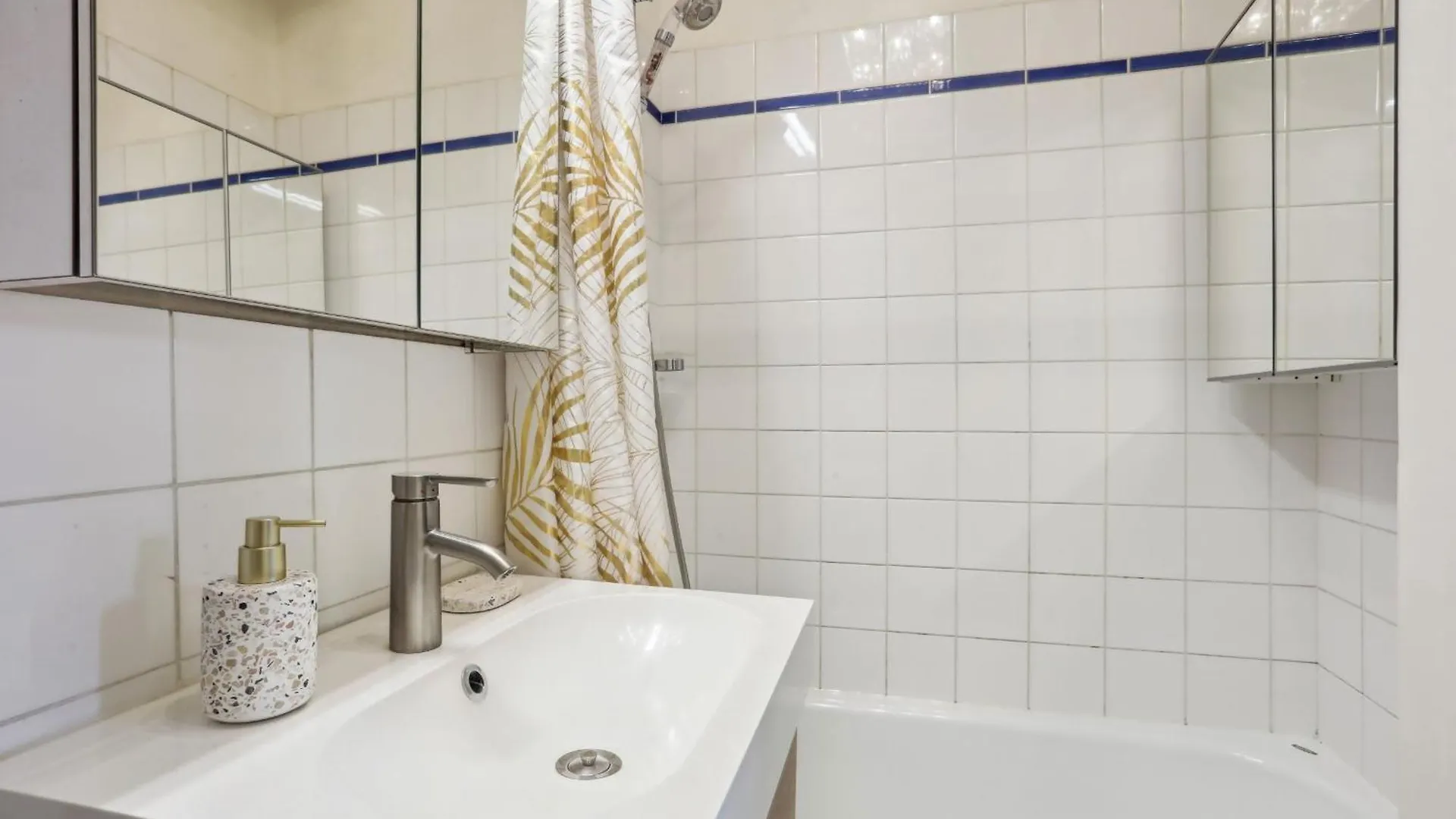 Eiffel Tower & Faubourg - 1br - Cityapartmentstay Apartment