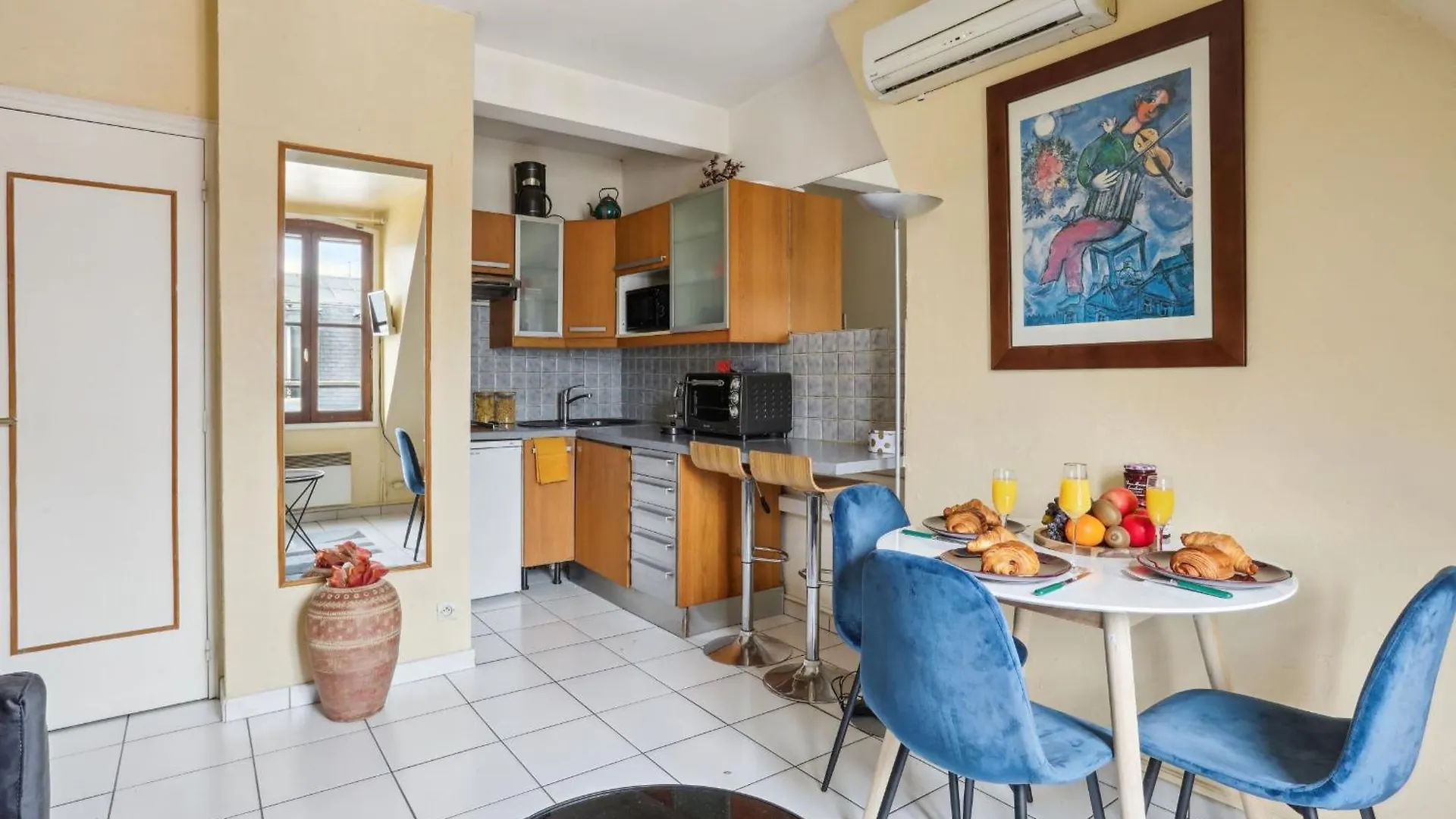 Appartement Eiffel Tower & Faubourg - 1br - Cityapartmentstay Parijs